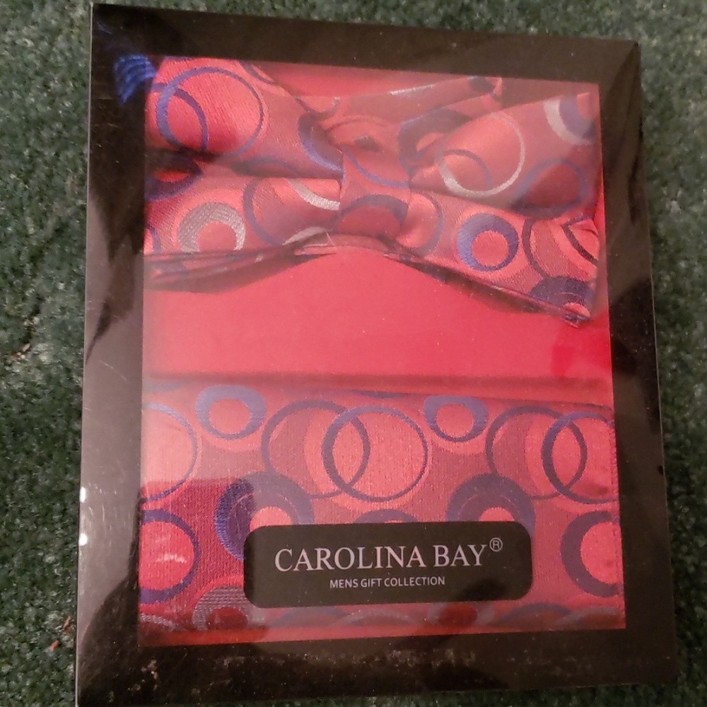 CAROLINA BAY BOWTIE AND POCKET SQUARE SET